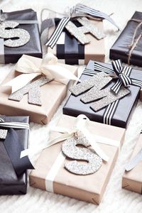 I love this simple and elegant gift wrapping! Visit my Gift Blog - www.girlandgift.com