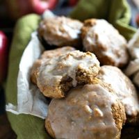 Healthy and Flourless Apple Pie Cookies