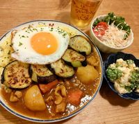旬の味覚とスパイスが好相性!今こそ作りたい「秋カレー」のおいしいアレンジ | おうちごはん