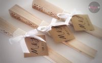 Abanico de madera personalizado, clásico calado para recuerdo, detalles o souvenir. Classic wood fan hand with Custom decoration for wedding favors, details. By The Perfect Gift & Decor