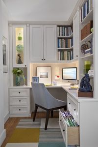 Pretty built-in desk.