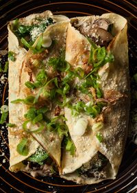 Mushroom, Spinach, and Parmesan Crêpes by chow #Crepes #Mushroom #Spinach #Parmesan