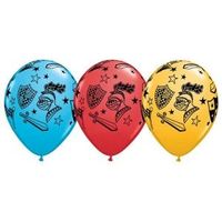 Bij De Ballonnerie vind je latex ballonnen met het ridder thema. Dit zijn latex ballonnen in verschillende kleuren die bedrukt zijn met afbeeldingen die te maken hebben met ridders, zoals zwaarden en schilden. De ballonnen verschillen van kleur en opdruk en zijn zeer geschikt voor het creëren van een stoer ridder kinderfeestje. Bekijk hier onze ridder ballonnen. Al onze latex ballonnen zijn van goed kwaliteit en 100% biologisch afbreekbaar. #DeBallonnerie #Themaballonnen #ridderballonnen