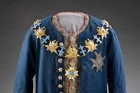 Fredrik Is rock med Serafimerorderns kedja och kors - Livrustkammaren - 86649.tif