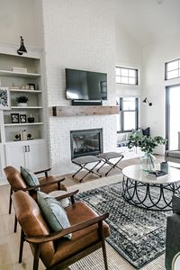 SMI Modern Farmhouse: Entry & Family Room - Sita Montgomery Interiors