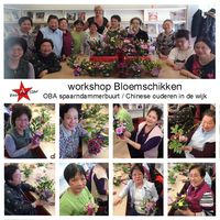 Heerlijk werken met een mooi potje, stukje oase en verschillende soorten bloemen. Mag naar voorbeeld, maar kan ook zeker zonder strak omlijnd plan. Heerlijk je eigen creativiteit zijn of haar gang te laten gaan!