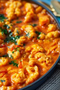 Curry z ciecierzycy i kalafiora - szybki obiad bez mięsa - Na-talerzu.pl