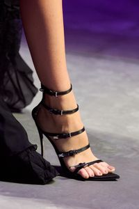 Versace Spring 2023 Ready-to-Wear Fashion Show Collection: See the complete Versace Spring 2023 Ready-to-Wear collection.