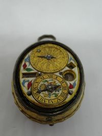 Montre ovale astronomique - Louvre Collections