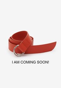 Fabriquée dans un cuir souple et résistant, notre #ceinture s’adapte à tous les tours de taille grâce à ses deux anneaux de réglage. Sa pointe asymétrique et arrondie lui confère une allure décontractée. #ceinturehomme #ceinturefemme #ceinturecuir #fashion