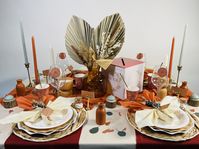 => Table de Mariage Bohème et Minimalist Décoration de table pour un mariage "amour forever" (nuances de orange et de nude). Des jolis bougeoirs, des vases, de l'art de table, du pliage de serviette et de beaux chemins de table en coton bio ! Tout pour ravir vos invités pour un mariage réussi.