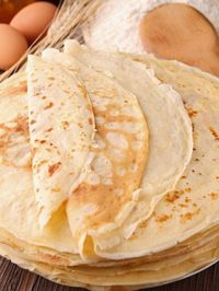 oeuf, lait, farine, beurre, levure chimique, maïzena, sel, sucre