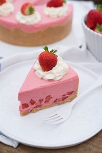 Receitas de morango: 7 opções fáceis de sobremesas, bombons e torta