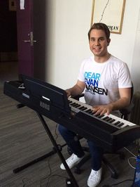DEAR EVAN HANSEN — can we discuss this picture though he looks like a...