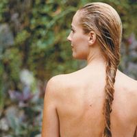 “Give your hair the love it deserves with natural shampoos, conditioners and rinses.”