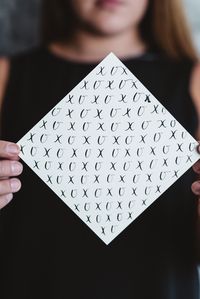 This '50 Shades of Grey' Galentine's cocktail party has so many cute ideas for food, drinks and decorations. It's stylish and chic, and even the napkins are cute! Celebrate your closest friends with a girls' night in. #galentinesday #galentinesforadults #galentinesdayparty #galentinesdaydecorations #galentinesideas #galentinesfood
