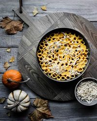 Baked Rigatoni With Pumpkin Sauce #vegan #recipe #cheesy #pumpkin #rigatoni #pasta #pastapiepie #cheesesauce #pumpkincheesesauce #sauce you may not have suspected that standing rigatoni up, filling it with vegan pumpkin cheese sauce &…