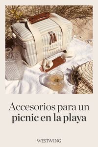 ¿Eres uno de esos afortunados que tiene un jardín con piscina o vas a disfrutar de estas vacaciones de verano en la playa? Te traemos los consejos que necesitas para decorar la piscina y los accesorios que podrás utilizar tanto en la playa como en el jardín. Compartimos contigo los accesorios esenciales para un picnic en la playa, como las sillas playeras y las toallas tendencia. Descubre en Westwing las mejores ideas de decoración de piscina y accesorios de playa para disfrutar este verano.