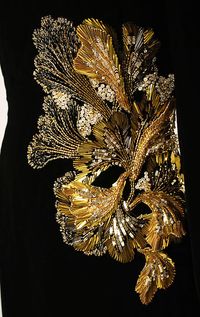 Evening dress embroidery design: Oscar de la Renta