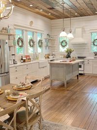 Christmas Decorating Ideas in the Waco Airbnb