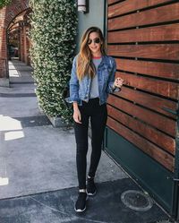 Nichole Ciotti #casual #raybans #hairspiration