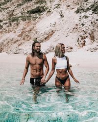 Greece is a real travel highlight in Europe and the perfect couple travel destination. Dream beaches, the greek culture and lots more to explore. #travelgreece #greecetravelinspiration #travelcouple #travelphotography