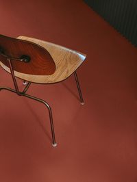 The second group of yellows on the palette, the Dusty Yellow are powdery tones that, due to their amber shades, light up the Color Collection with warmth, offering colours ranging from the traditional ochre yellows to modern shades of saffron and mustard, up to fresh copper, rust and a sophisticated brick red.