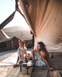Visiting the stunning remains of Petra- the city carved out of sandstone, watching the stars in Wadi Rum- the “Valley of the moon” and swimming in the Dead Sea made our trip unforgettable 😍 #travelcouple #jordan #petra #photography #couplegoals #travel jordan Travel photography | jordan travel Dead Sea | jordan travel Wadi rum | jordan travel tips | Petra jordan Travel beautiful places | Petra Jordan photography travel | wadi rum jordan camps | wadi rum jordan photography