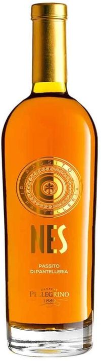 Passito di Pantelleria DOC Nes Pellegrino 2017: da uve zibibbo coltivate ad alberello e appassite sui «cannizzi» al caldo sole d’agosto, un elegante Passito dai profumi di albicocca, frutta candita e fico secco. Color giallo dorato tendente all’ambra. Profumo dolce con evidenti note di albicocca, frutta candita e co secco. Gusto mielato, con piacevoli note di albicocca secca, co secco e pera cotta. Tradizionale: dolci siciliani a base di ricotta e creme pasticcere; cuori morbidi al...
