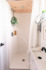 IKEA dévoile une tiny house éco-reponsable et minimaliste de 17m²