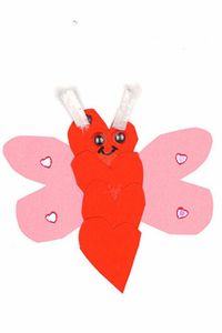 This craft is a great way to have your kids make something for Valentine’s day. It also works as a cute decoration in the home. This craft is easy to make, using some items that you probably already have at home. This crafts project won’t take long to complete once you have everything ready. You can use any colors of card that you like, but red and pink work best for Valentine.
