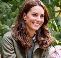 Lara on Twitter: "Happy birthday to the #DuchessofCambridge She is an inspiration to thousands of ppl, she spends her time helping out ppl. & she has a heart made of gold, & she is so beautiful inside and out. I’m proud to call her my idol! 💖💖 hope she is having a fantastic day! https://t.co/fCxq2ICHre" / Twitter