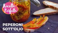 PEPERONI SOTT'OLIO - LA RICETTA PERFETTA PER PREPARARLI A CASA - "I sapori di casa secondo noi di Giallozafferano... un rustico barattolo di dolci e saporiti peperoni sott'olio! Sempre pronti in dispensa da gustare al momento del bisogno, come contorno o semplicemente come antipasto su una bruschetta croccante! Noi li amiamo, avevate mai provato a prepararli?". Video di Giallo Zafferano.