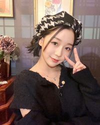 여러분, 안녕하세요! 저희 Kep1er 첫 유튜브 라이브를 본방사수 하셨나요??? 엄청 긴장 되었지만, 팬 여러분들의 댓글을 보면서 많은 에너지 얻었어요🥳💞 또다시 만날 날을 기대하며, 내일도 열심히 하겠습니다!! 사랑해요🥰❤ ⠀⠀ (皆さんこんにちは! 私たちKep1erの初YouTubeライブ見てくださりましたか??? すごく緊張しましたが、ファンの皆様のコメントを見てすごく元気をもらえました🥳💞 また次会える日を楽しみに明日も頑張ります!! だいすきです🥰❤) ⠀⠀ #히카루 #HIKARU #Kep1er #케플러