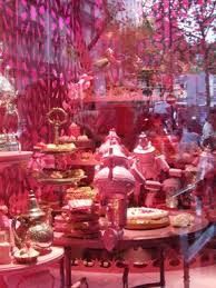 one color window display – Google-haku