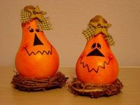 light-bulb-jack-o-lanterns- The Best Light Bulb Crafts