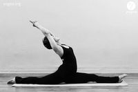 Hanumanasana – Forward split (with a backbend)