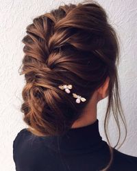 As it turns out, there are a lot of easy hairstyles that actually look cool. #InterestingThings