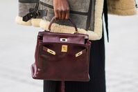 Hermes Will Make Vegan Leather Bag from Mushroom and Innovation. Luxury fashion house Hermes will replace the leather for making their bags by using mushrooms.