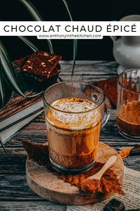 Chocolat chaud épicé « Recette inspirée du golden latte » je m'intéresse aux mélanges d'épices ayurvédiques, car j'ai quelques soucis de digestion et ça depuis toujours alors cela m'aide à avoir une meilleure digestion, j'ai l'impression.