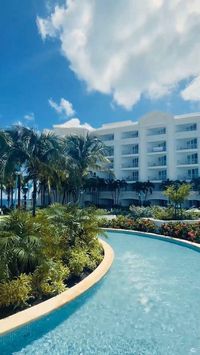 With spacious suites, world-class culinary concepts and two pristine white-sand beaches to choose from… Venture to #WhereLoveComesEasy and make Sandals Royal Bahamian an experience to remember. Videography: Nick Hearn