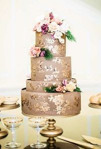 14 Amazingly Unique Wedding Cakes