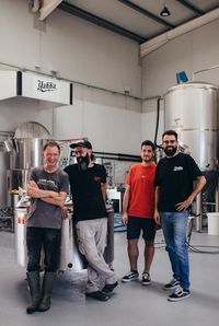 Fotografía coporativa de la marca de cerveza artesanal Yakka de Murcia.