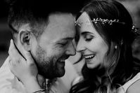 Den Artikel zum Bild findet ihr auf www.weddicted-feelings.de #weddictedfeelings #wedding #weddingblog #hochzeit #hochzeitsblog #hochzeitsblogger #hochzeitsinspiration #weddinginspiration #weddingideas #wirheiraten #hochzeit2021 #hochzeit2020 #wedding2021 #wedding2020 #isaidyes #brautpaar #verlobt💍 #verlobt #styledshoot #shooting #shoot #fotoshooting #styledshoot #brautpaar #couple #weddingshoot