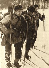 1940 8x10 photo Norwegian soldiers armed with a machine gun in Norway 1940 8x10 photo Norwegian soldiers armed with a machine gun in Norway
