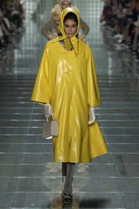 Regenmantel der Pariser Houte Couture