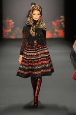 7986_hw.lena-hoschek.0.aw-2013_fashion-week-berlin_de_lena-hoschek_28480