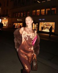 GRACE SHADRACK ⭐️💋 on Instagram: "naked dress part 2"