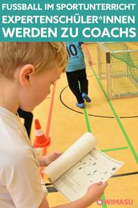 Heterogenität im Sportunterricht ist eine bekannte Herausforderung, die beim Fußball im Sportunterricht besonders deutlich wird. Als didaktischer Klassiker hat sich dabei das Unterrichten in Form eines Coaching-Systems etabliert, bei dem fußballerfahrerne