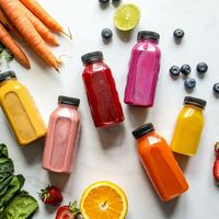 Have you ever wondered if you can lose weight by drinking healthy juices? 🤔 🍏🍊🍓🍋🥦🍎 Check out this helpful article to find out the 5 Best Juices for Weight Loss.
